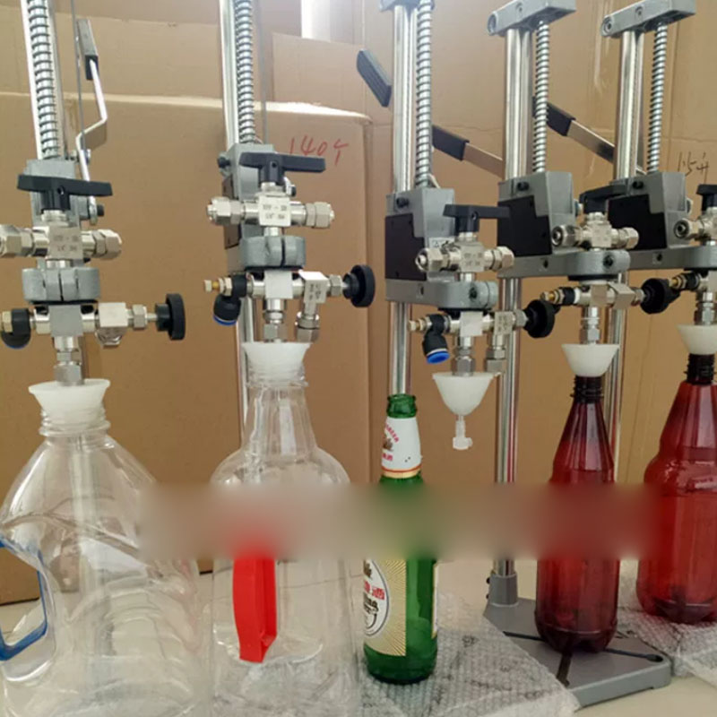 Handmatige kurkpers voor fless - Wine In Beer Bottle recensie en prijs